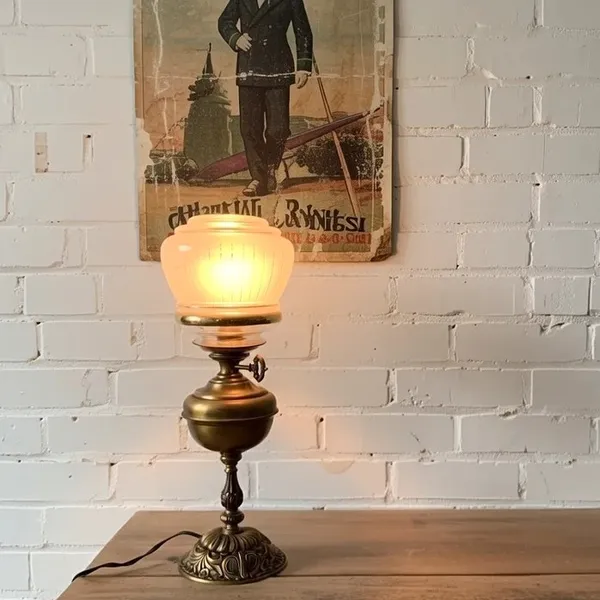 Lampe à poser pied laiton années 50
