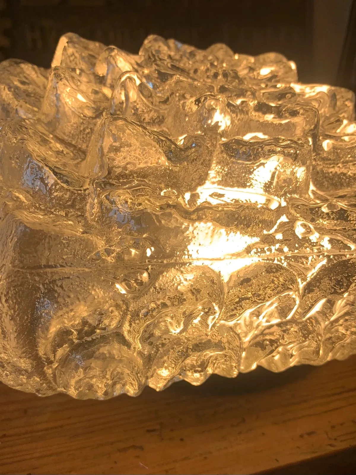 Plafonnier verre glaçon fleur 1970 — vue 2