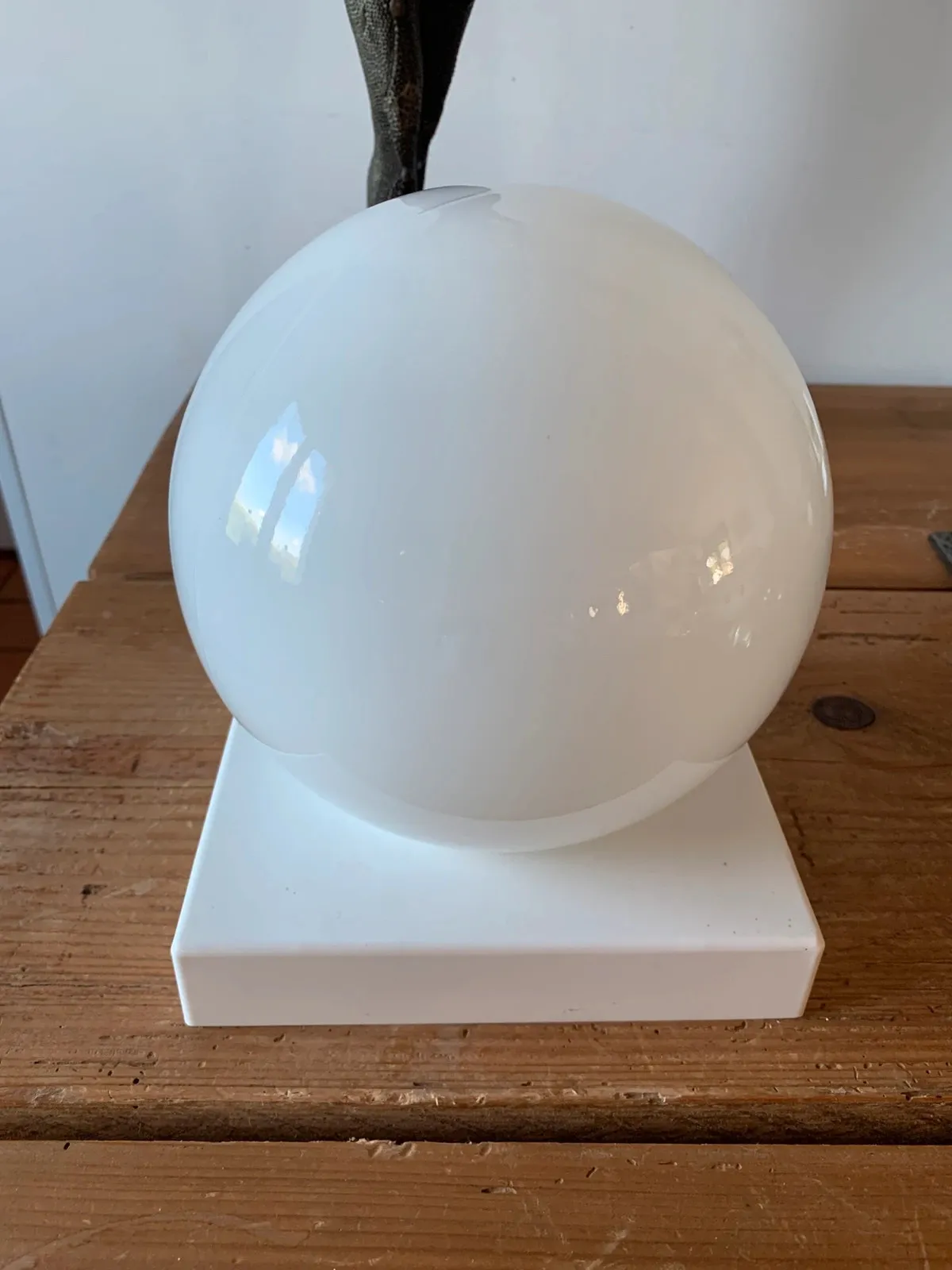 Lampe à poser bakélite et opaline années 70 — vue 2