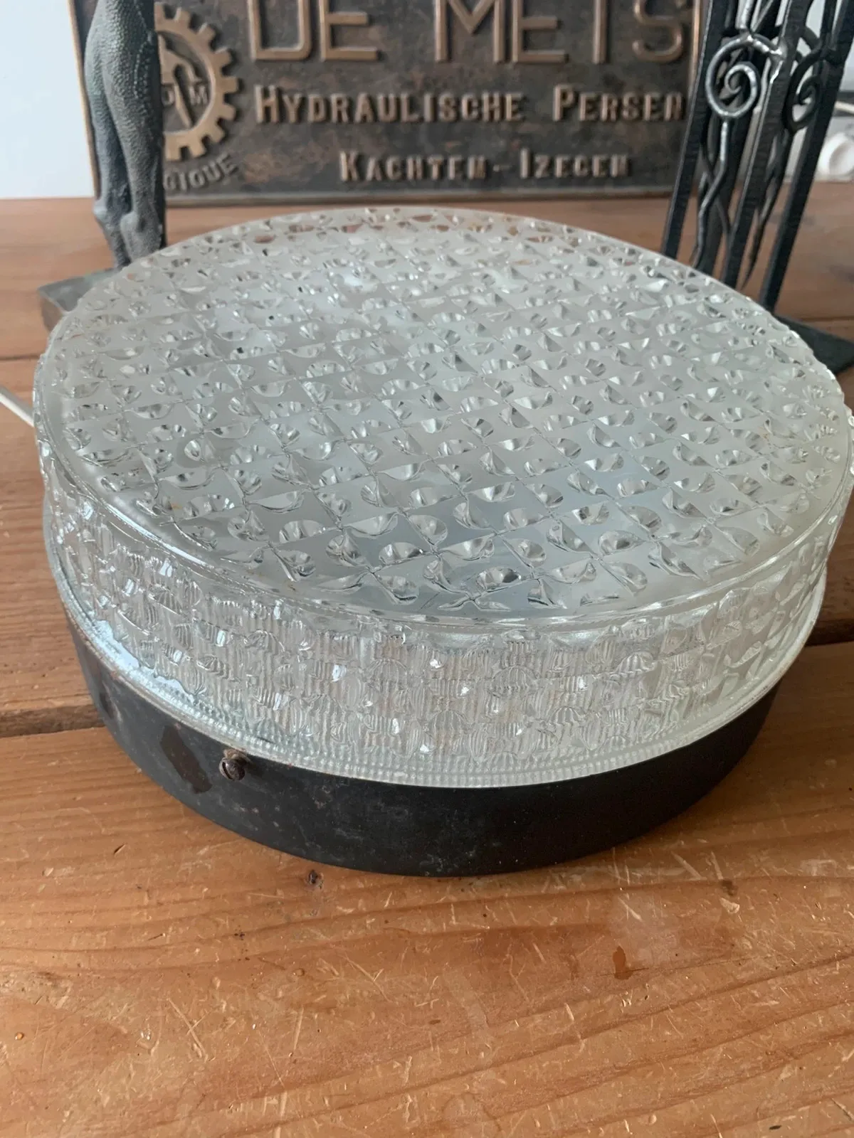 Plafonnier Megal en verre prismatique 1960/65 — vue 4