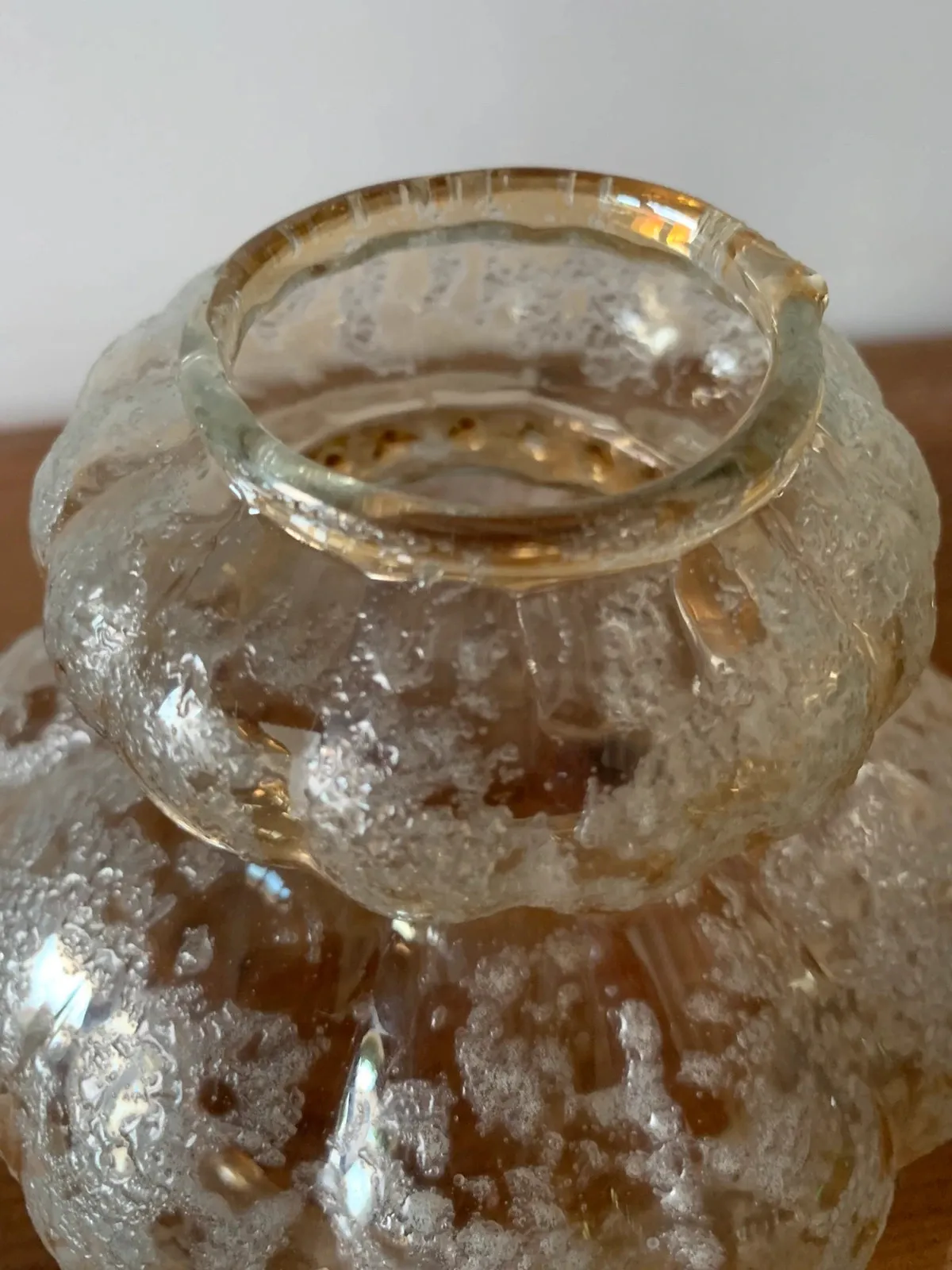 Paire de globes granités ambrés années 60/70 — vue 4