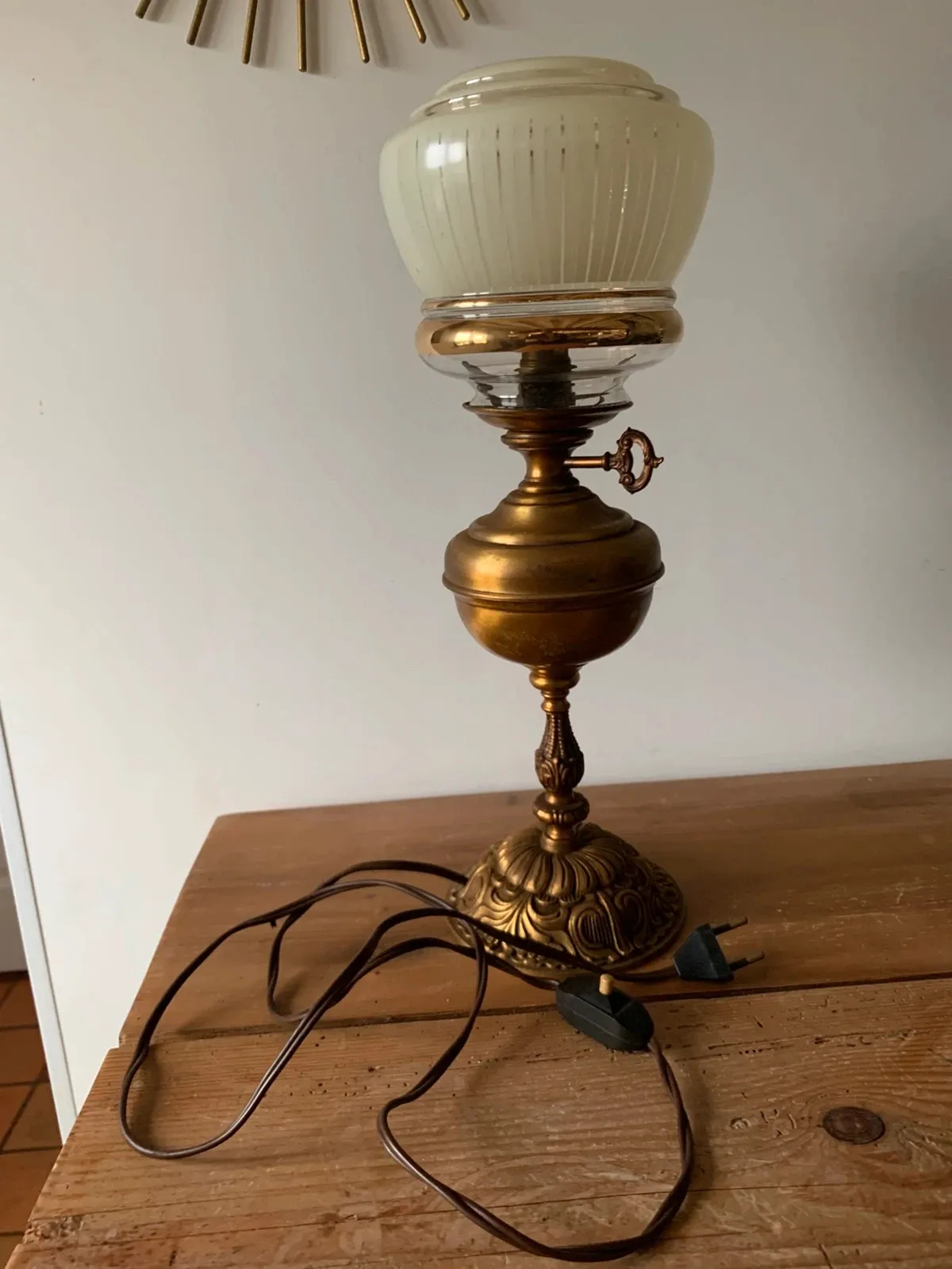 Lampe à poser pied laiton années 50 — vue 5