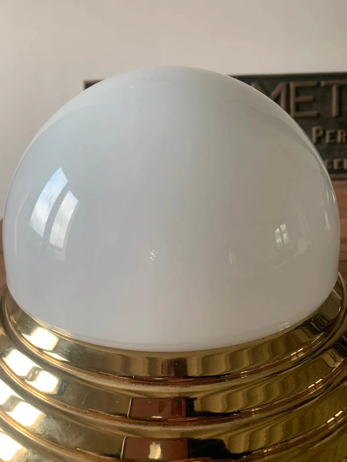 Lampe à poser opaline et laiton Massive 1970/80 — vue 5