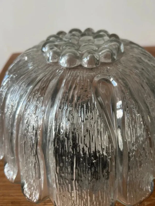 Plafonnier en verre pressé années 70 — vue 5