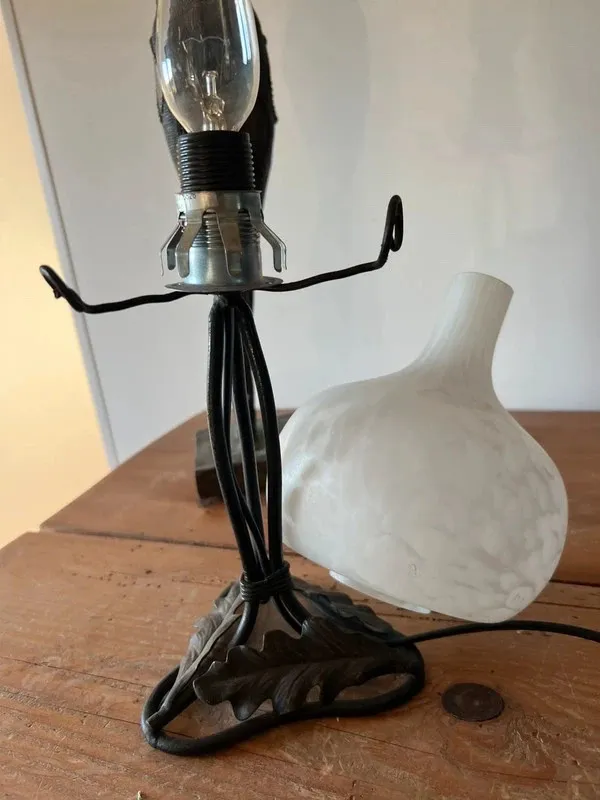 Lampe à poser art déco fer forgé pâte de verre 1930 — vue 6