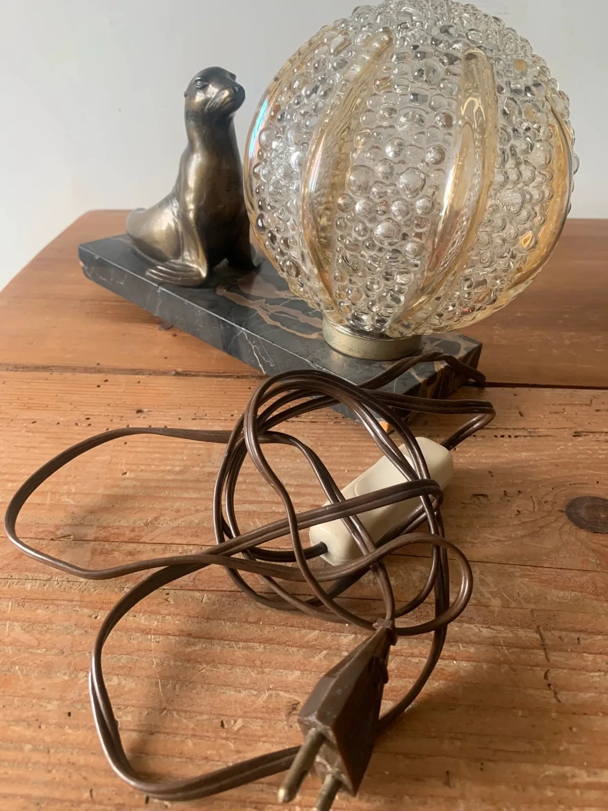 Lampe à poser art déco otarie en régule et globe oursin Helena Tynell — vue 7