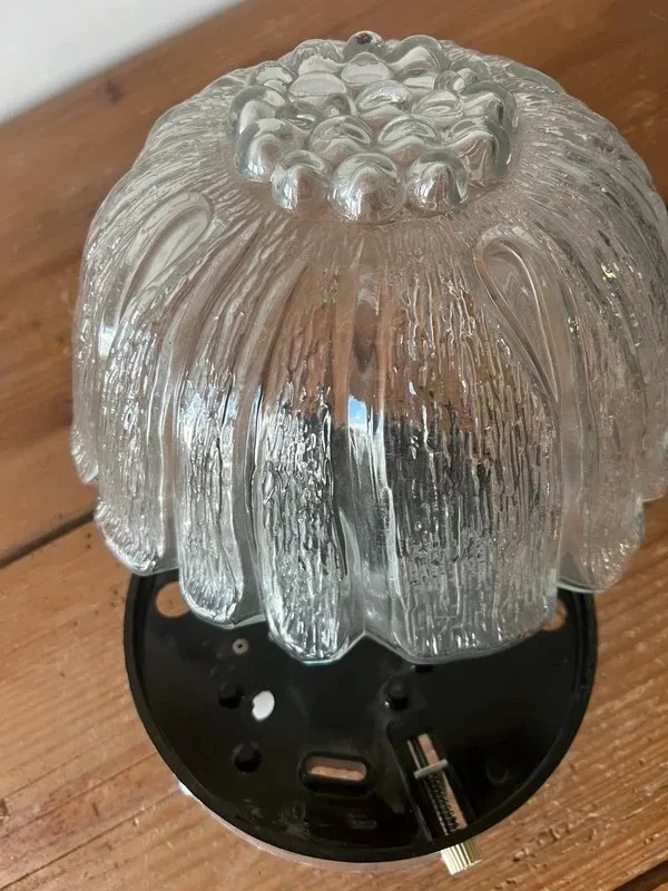 Plafonnier en verre pressé années 70 — vue 7