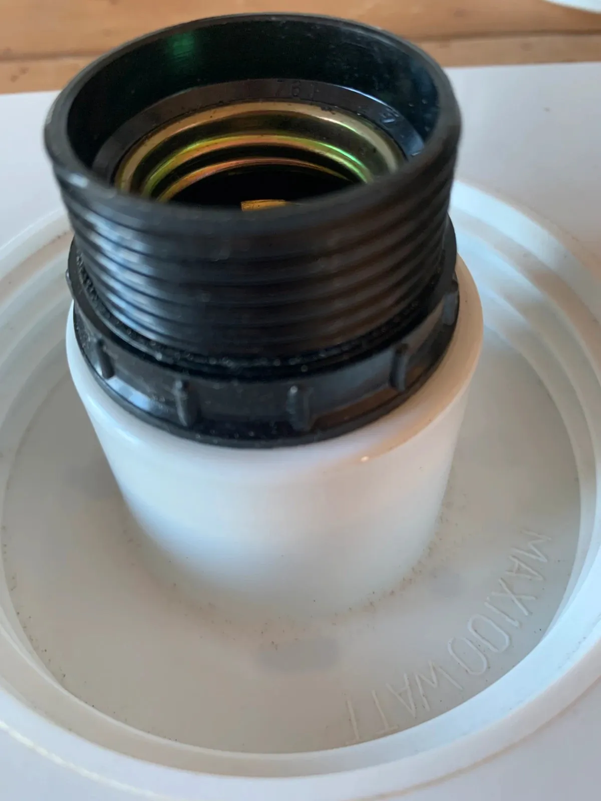 Lampe à poser bakélite et opaline années 70 — vue 8