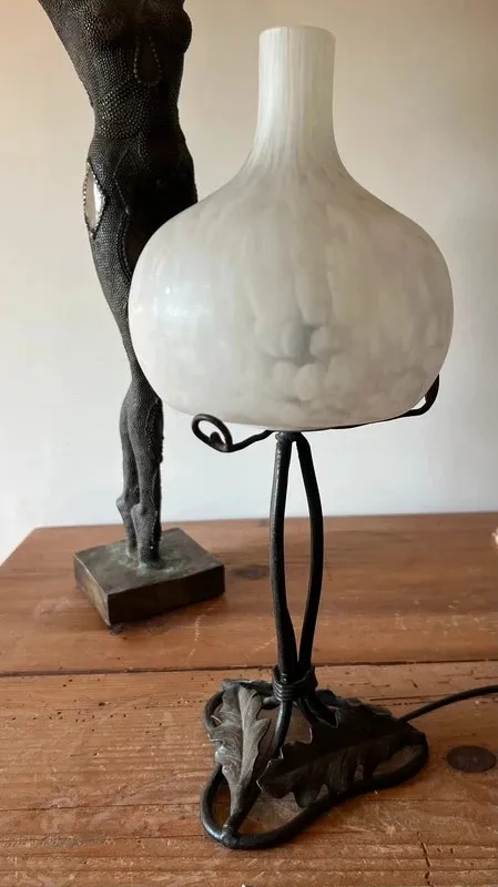 Lampe à poser art déco fer forgé pâte de verre 1930 — vue 9