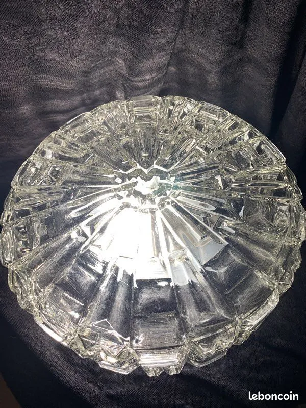 Gros plafonnier motif art déco 1970