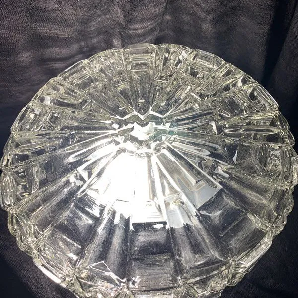 Gros plafonnier motif art déco 1970